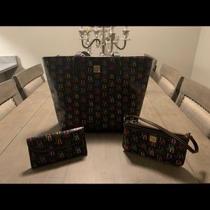 Pre-owned Dooney and Bourke Multicolor set of 3